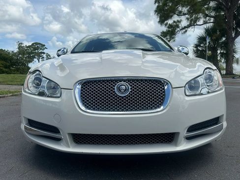 Used 2009 Jaguar XF Luxury RWD image 3