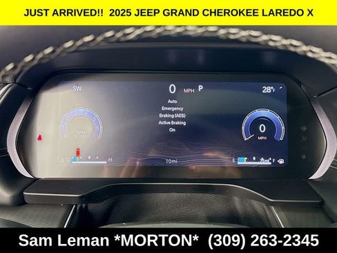 New 2025 Jeep Grand Cherokee Laredo X w/ Luxury Tech Group I image 12
