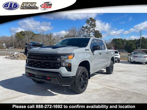 Used 2024 Chevrolet Silverado 1500 Custom Trail Boss w/ LPO, Dark Essentials Package image 7