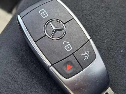 Used 2025 Mercedes-Benz GLA 250 4MATIC image 36