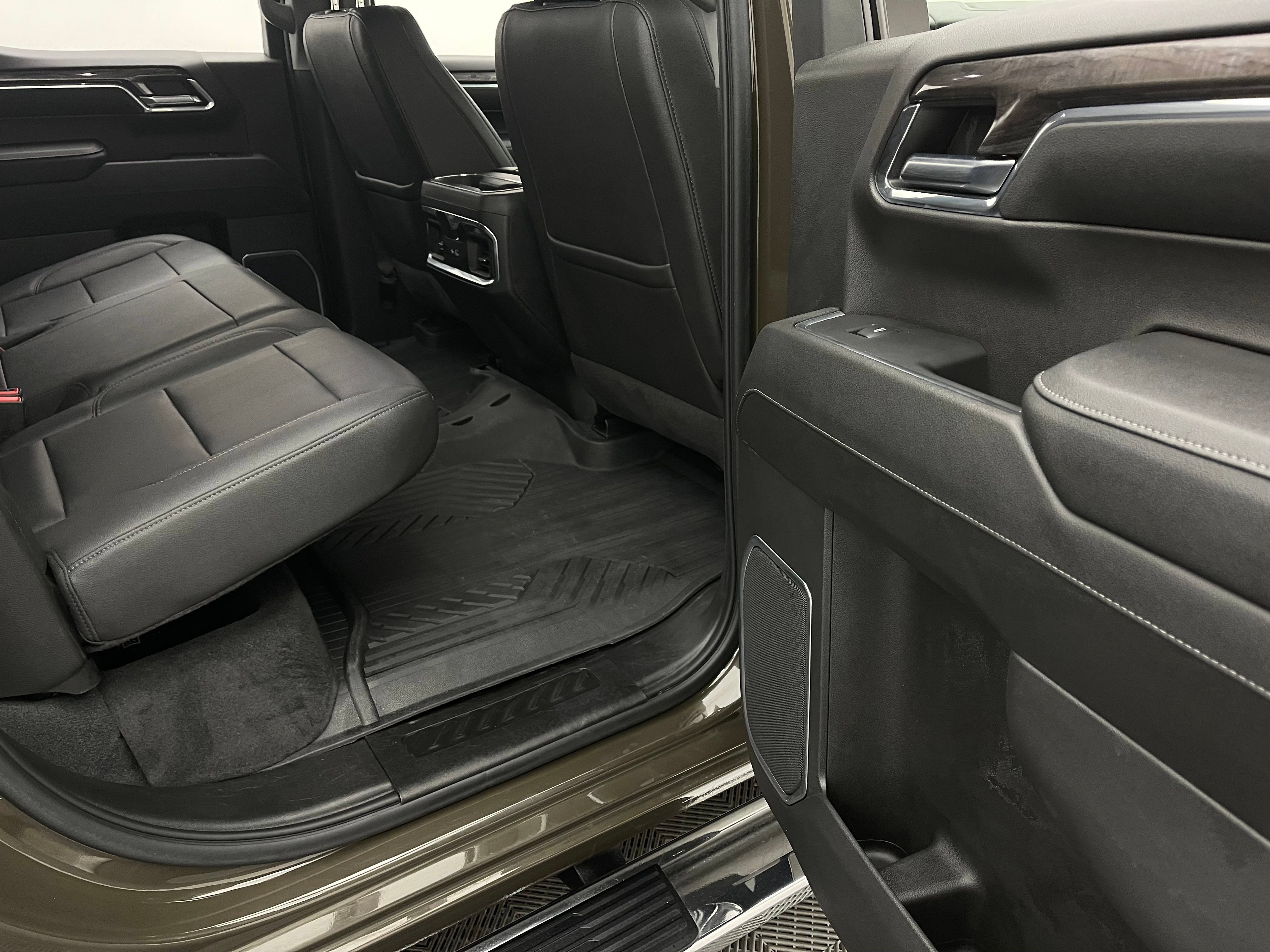 Used 2023 Chevrolet Silverado 1500 LTZ AWD/4WD image 37