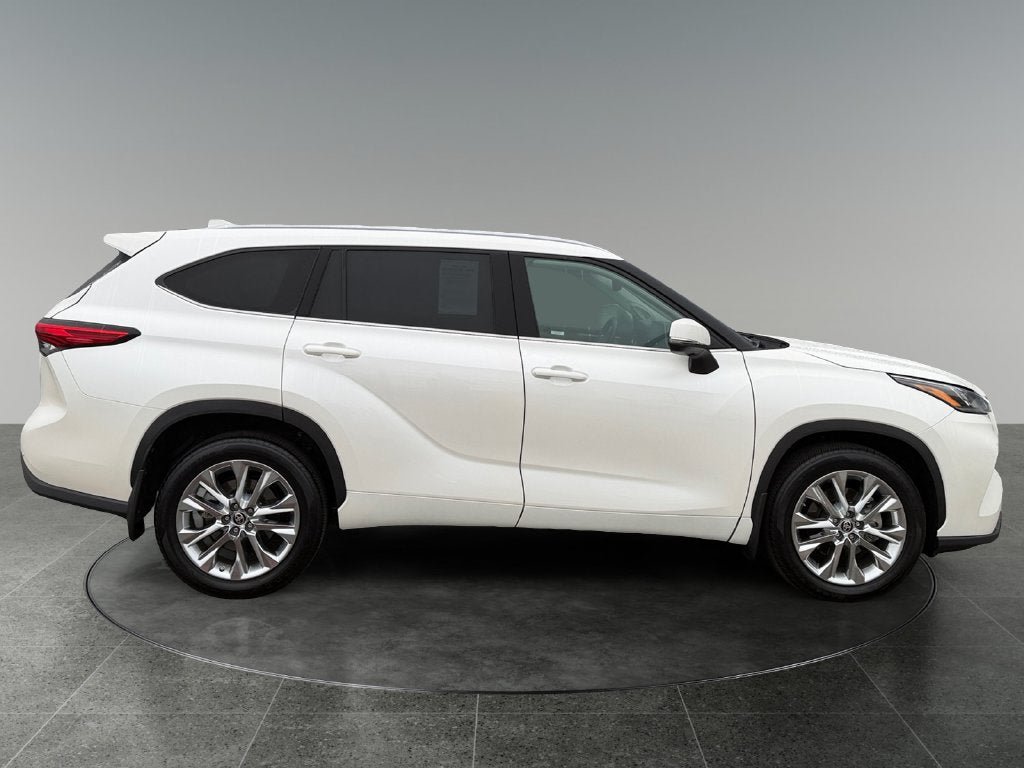 Used 2021 Toyota Highlander Limited AWD/4WD image 10