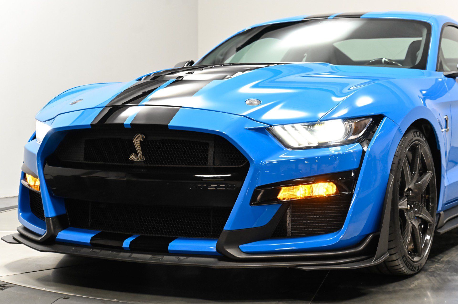 Used 2022 Ford Mustang Shelby GT500 w/ Carbon Fiber Track Pack RWD image 34