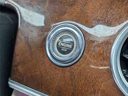 Used 2017 Mercedes-Benz E 300 4MATIC image 25