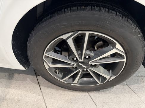 Used 2023 Kia Forte LXS image 14