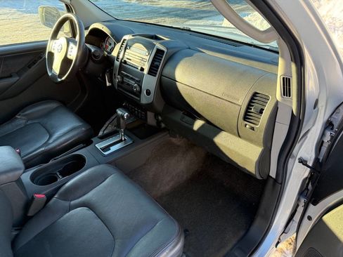 Used 2010 Nissan Frontier PRO-4X w/ Pro-4x Value Truck Pkg image 15