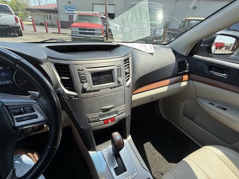 Used 2013 Subaru Outback 2.5i Limited w/ Moonroof Pkg AWD/4WD image 14