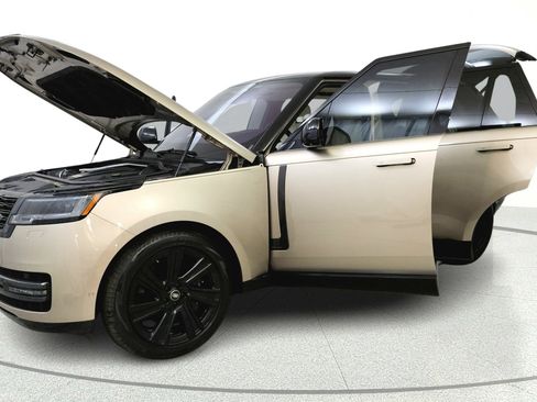 Used 2023 Land Rover Range Rover Autobiography AWD/4WD image 11