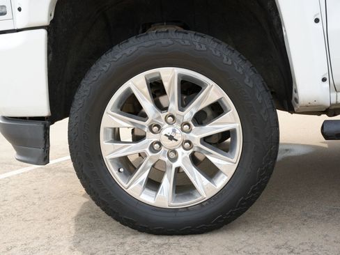 Used 2018 Chevrolet Silverado 1500 LTZ Z71 w/ LTZ Plus Package AWD/4WD image 25