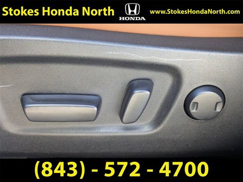 Used 2019 Toyota Highlander Limited Platinum image 18