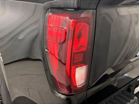 Used 2024 GMC Sierra 1500 Elevation image 33