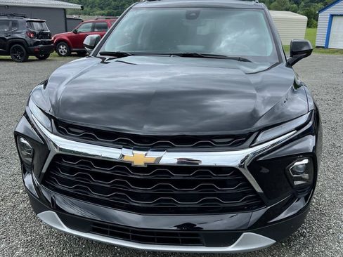 Used 2024 Chevrolet Blazer LT w/ Convenience Package FWD image 3