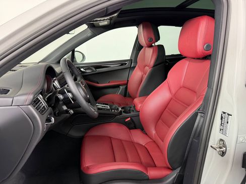 Certified 2026 Porsche Macan S AWD/4WD image 5