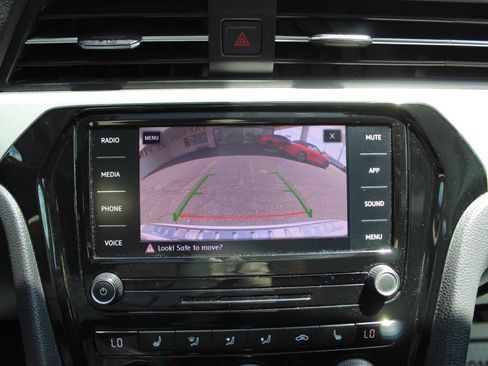 Used 2021 Volkswagen Passat 2.0T SE image 22