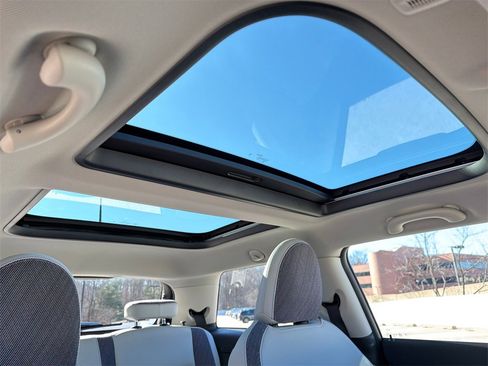 Used 2025 MINI Cooper 2-Door Hardtop image 11