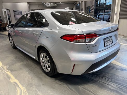 Used 2022 Toyota Corolla LE FWD image 30