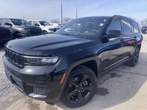 Used 2023 Jeep Grand Cherokee L Altitude image 2