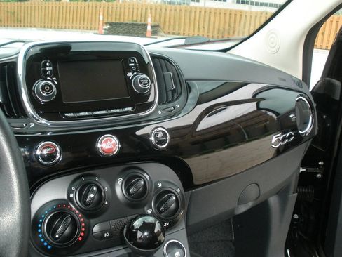 Used 2017 FIAT 500 Pop w/ Sport Appearance Package FWD image 36