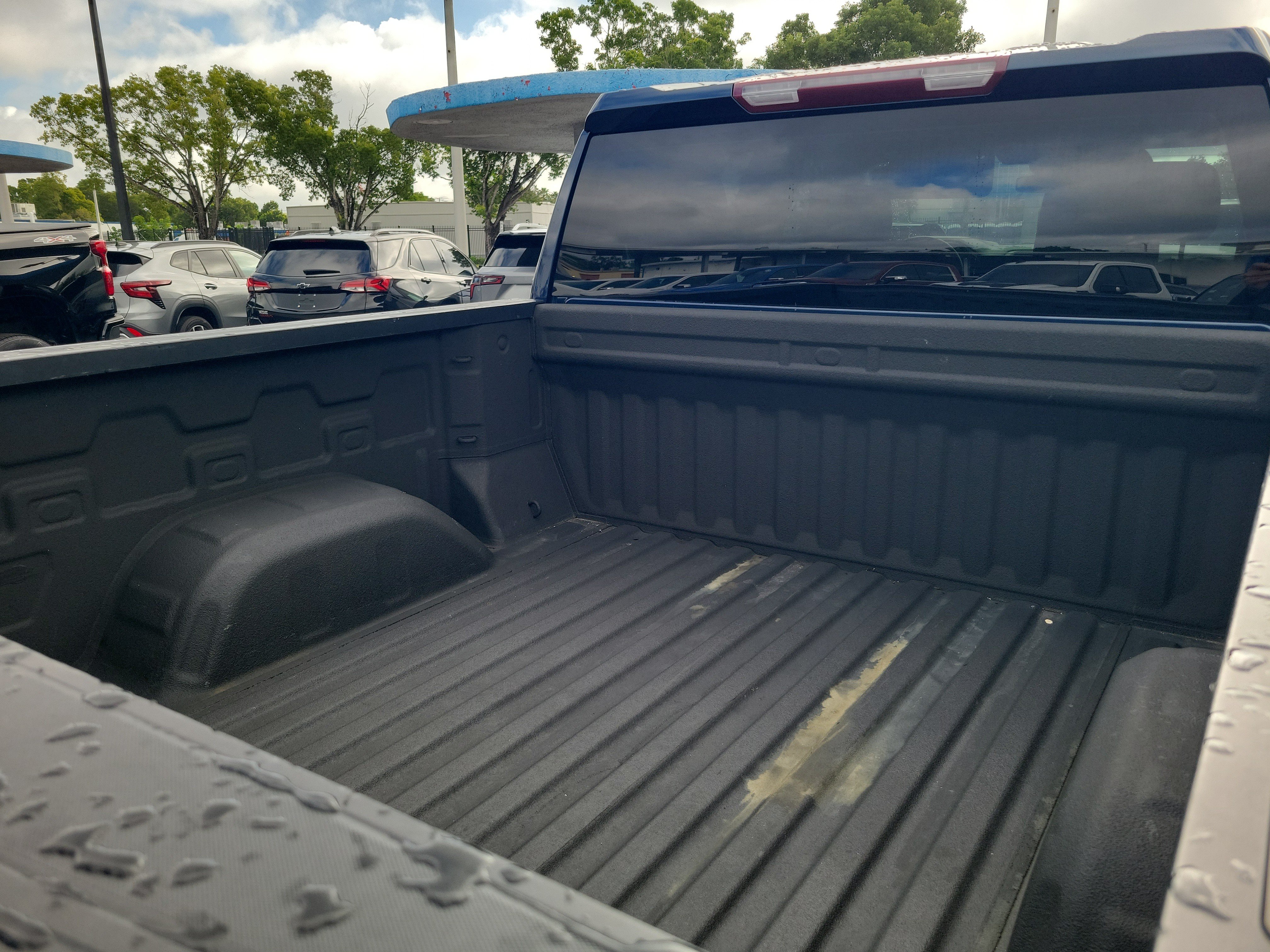 Used 2023 Chevrolet Silverado 1500 RST AWD/4WD image 5