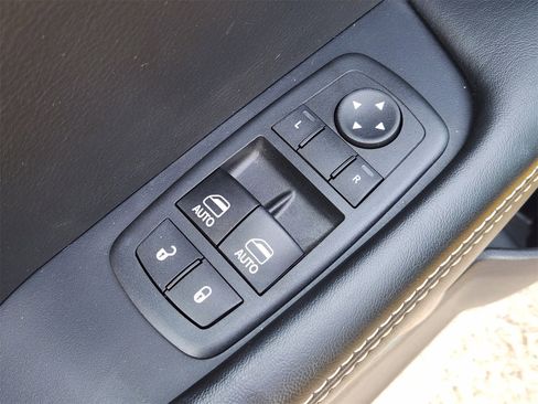 Used 2017 Dodge Challenger SRT Hellcat image 31