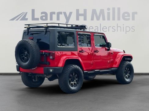 Used 2018 Jeep Wrangler Unlimited Sahara w/ Connectivity Group AWD/4WD image 6