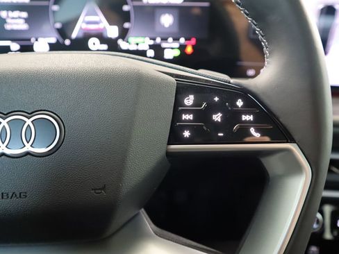 Used 2025 Audi Q5 Premium Plus w/ Premium Plus image 14