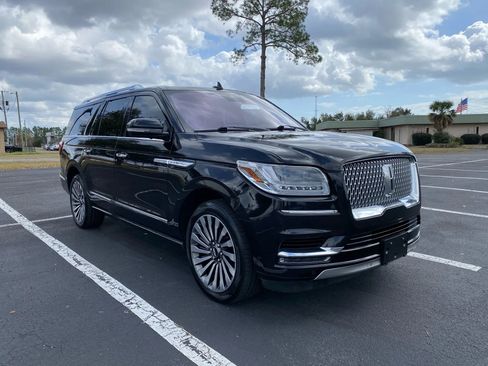 Used 2019 Lincoln Navigator L Reserve image 10