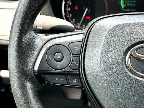 Used 2025 Toyota RAV4 XLE FWD image 22
