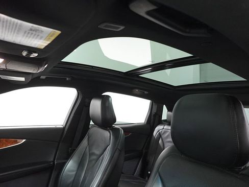 Used 2020 Lincoln Nautilus Reserve w/ Equipment Group 201A image 13