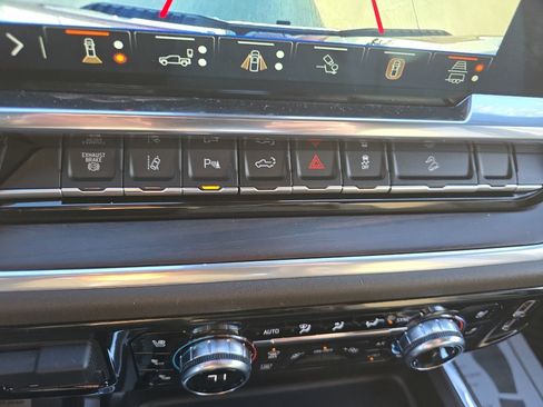 Used 2025 GMC Sierra 2500 SLT w/ SLT Premium Package image 28