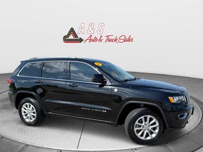 Used 2021 Jeep Grand Cherokee Laredo