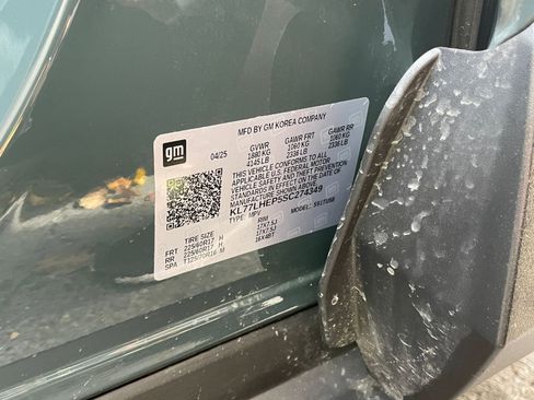 Used 2025 Chevrolet Trax LT w/ LT Convenience Package image 27