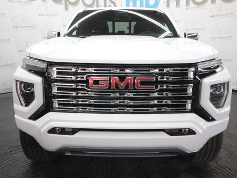Used 2023 GMC Canyon Denali image 11