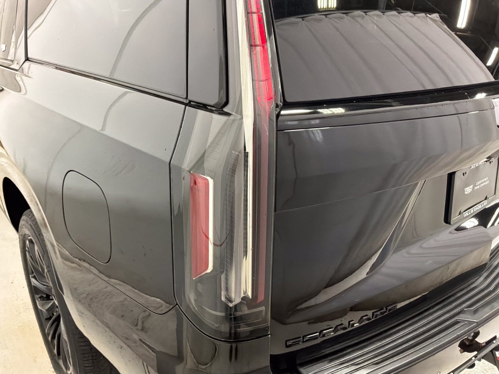 Used 2023 Cadillac Escalade ESV Sport Platinum w/ LPO, ONYX Package AWD/4WD image 29