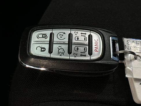 Used 2023 Chrysler Voyager LX FWD image 30