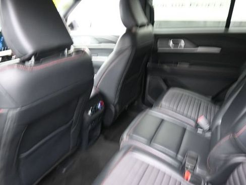 Used 2025 Ford Explorer ST-Line w/ ST-Line Street Pack AWD/4WD image 25