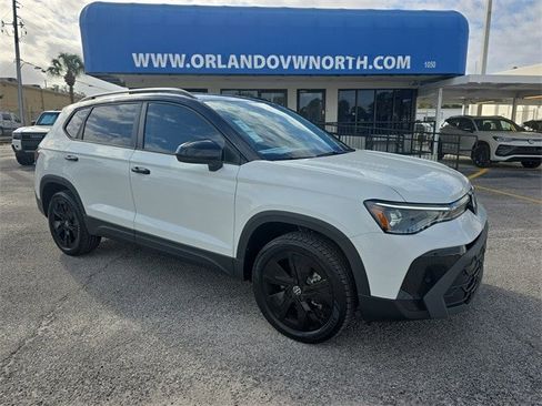 New 2026 Volkswagen Taos SE image 1