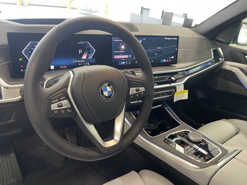 Used 2026 BMW X5 xDrive40i AWD/4WD image 12