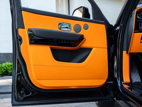 Used 2025 Rolls-Royce Cullinan image 16