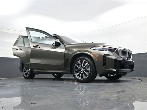 New 2026 BMW X5 xDrive50e w/ M Sport Package image 36