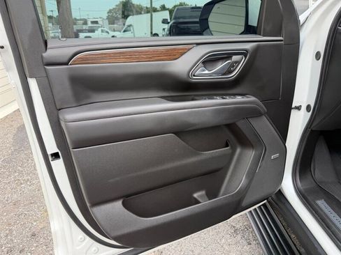 Used 2024 Chevrolet Tahoe High Country AWD/4WD image 16