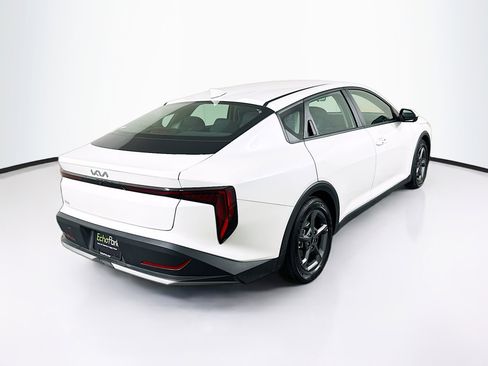 Used 2025 Kia K4 LXS image 32