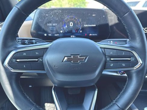 Used 2025 Chevrolet Equinox ACTIV w/ Safety and Technology Package AWD/4WD image 11
