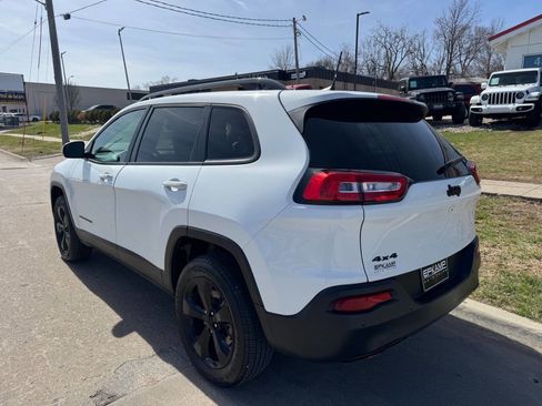 Used 2016 Jeep Cherokee High Altitude image 3