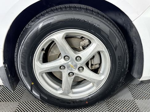 Used 2018 Chevrolet Malibu LS image 31