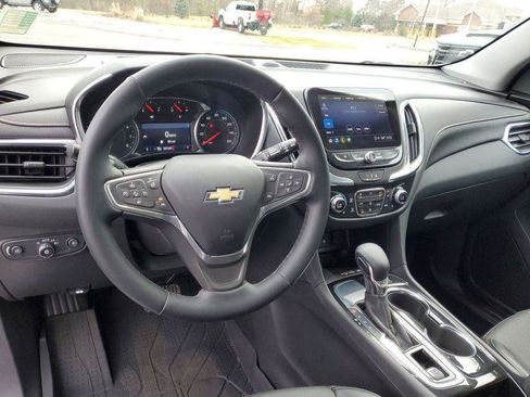Used 2023 Chevrolet Equinox Premier image 7