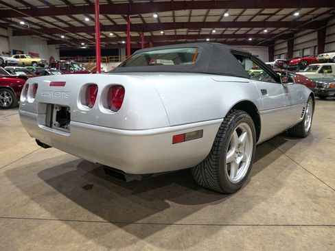 Used 1996 Chevrolet Corvette Convertible RWD image 24