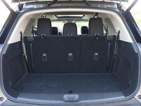 Certified 2025 Nissan Pathfinder SV w/ SV Premium Package FWD image 27