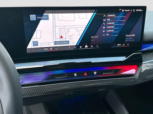 Used 2026 BMW M5 w/ Executive Package image 11