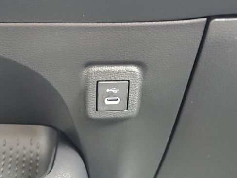 Used 2025 Toyota Corolla LE FWD image 21